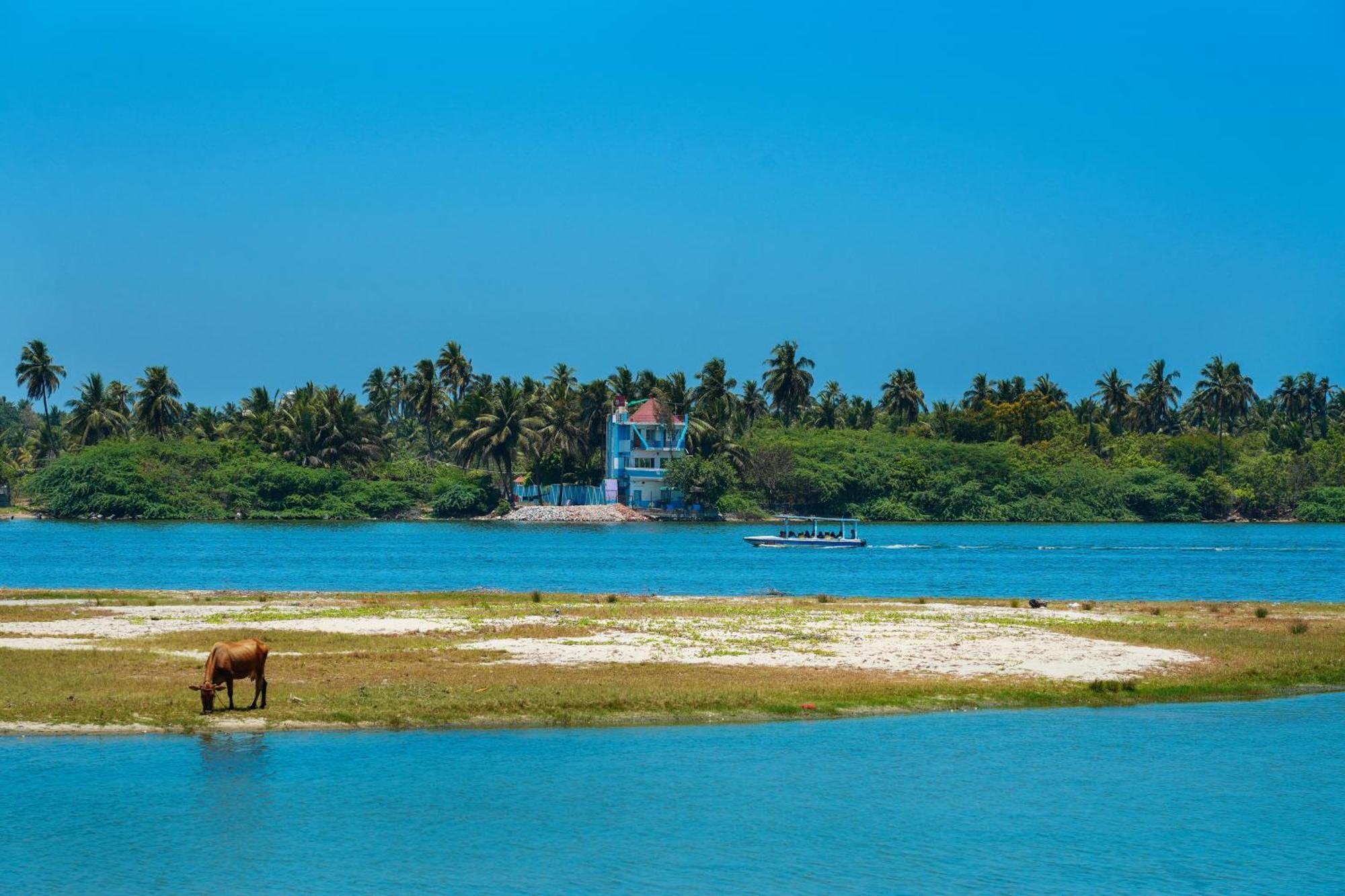 Victoria'S River View Resort Pondicherry Exterior photo